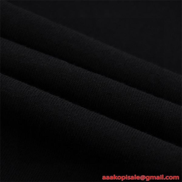 PRADA プラダ コピー 入手困難 ミニマル設計 2026新作 上品ブラック トップス