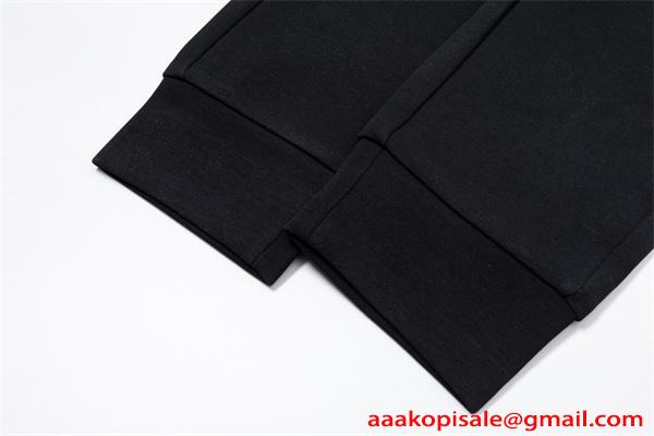 2026新作 ブラック ジョガーパンツ 刺繍 モード系  PRADA プラダ コピー