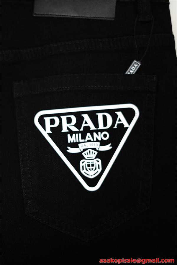 高級感漂う PRADA ブラック デニム パンツ 定番人気 プラダ コピー