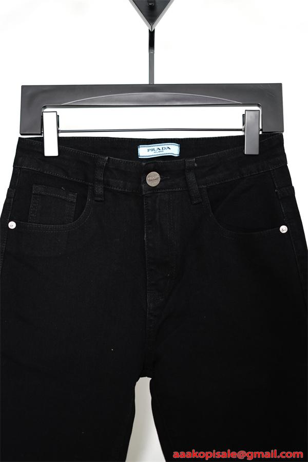 高級感漂う PRADA ブラック デニム パンツ 定番人気 プラダ コピー