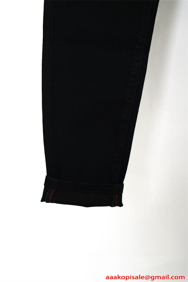 高級感漂う PRADA ブラック デニム パンツ 定番人気 プラダ コピー