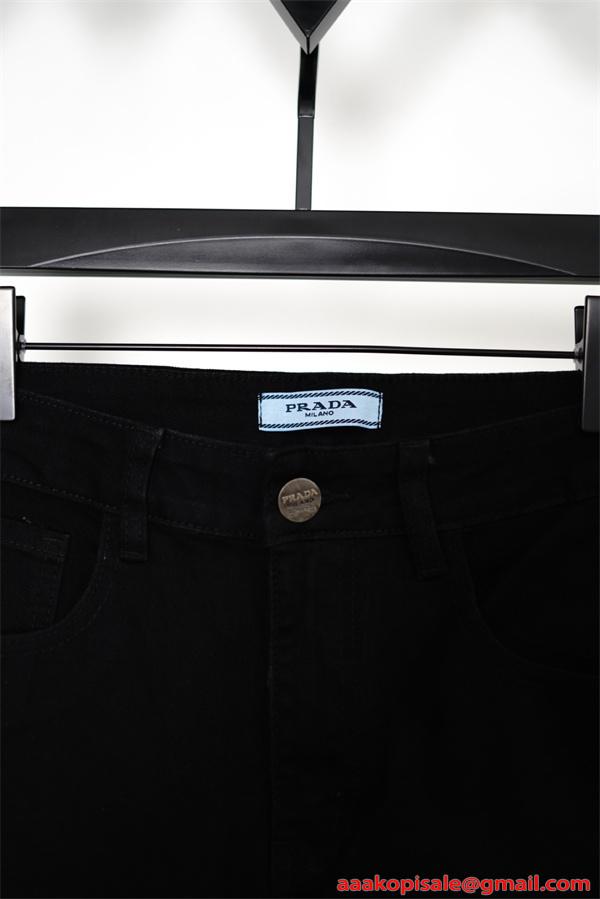 高級感漂う PRADA ブラック デニム パンツ 定番人気 プラダ コピー