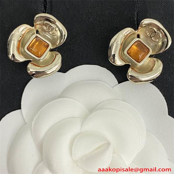 CHANEL シャネル コピー イヤリング アンバーカラー ゴールド 厚みあり レトロ 高級感