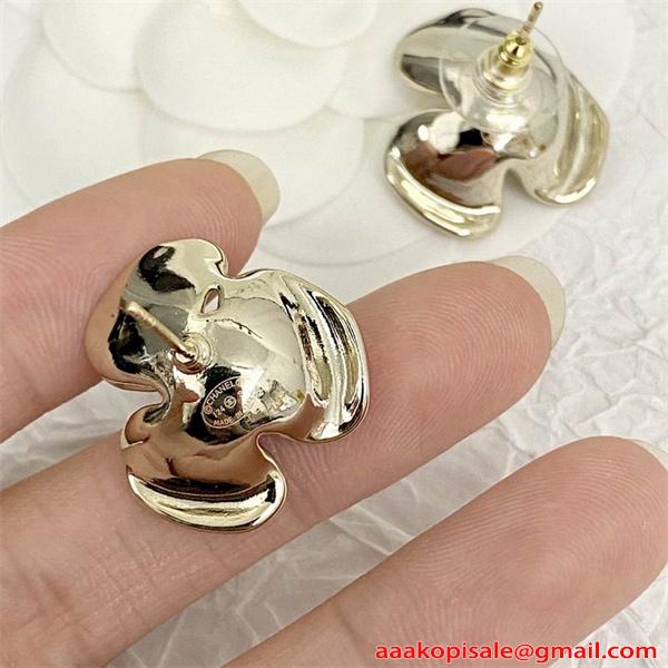 CHANEL シャネル コピー イヤリング アンバーカラー ゴールド 厚みあり レトロ 高級感