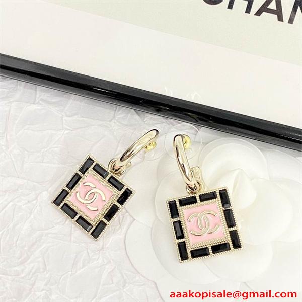 CHANEL シャネル コピー イヤリング ピンク ブラック 配色 ゴールド 可愛い 洗練デザイン
