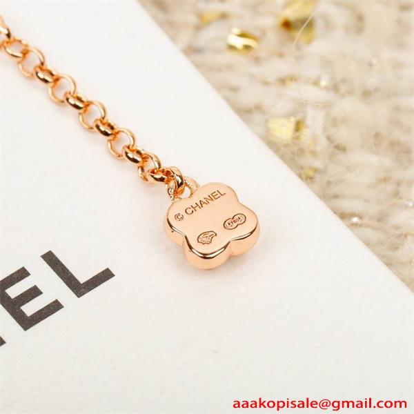 入手困難 ピアス CHANEL シャネル コピー 2026新作 ストーン 揺れる デザイン