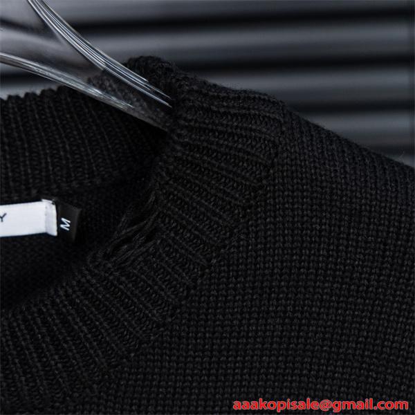 GIVENCHY ジバンシィ コピー 存在感抜群 ニット 秋冬主役 モード系 高級感漂う