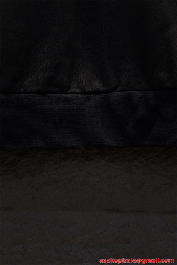 SAINT LAURENT イヴ・サンローラン コピー プリント トレーナー 厚手 ミニマル スタイリッシュ 定番