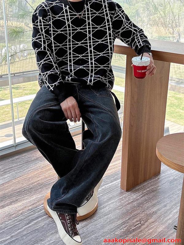 VALENTINO ヴァレンティノ コピー セーター 立体編み ゆったり モード映え 秋冬主役