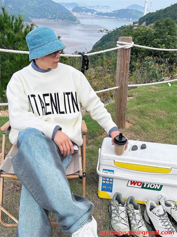 存在感抜群 VALENTINO ヴァレンティノ コピー セーター 厚手 防寒 高級感 新作モデル