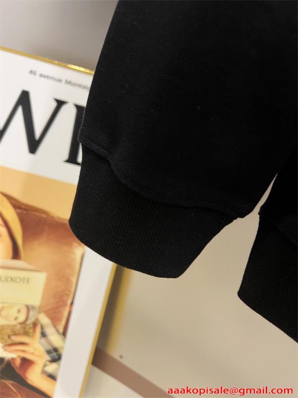 洗練 プリント トレーナー 柔軟裏毛  プレミアム VALENTINO ヴァレンティノ コピー