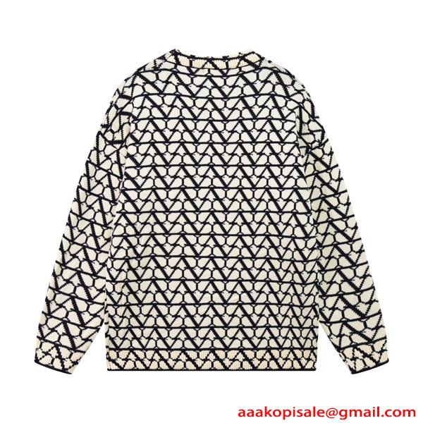 VALENTINO ヴァレンティノ コピー セーター 立体編地 厚手仕様 モード映え 秋冬主役 2026新作