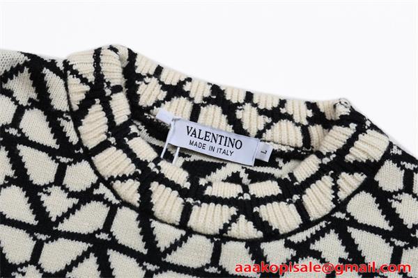 VALENTINO ヴァレンティノ コピー セーター 立体編地 厚手仕様 モード映え 秋冬主役 2026新作