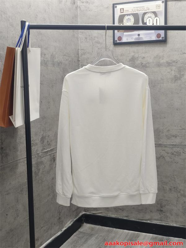 刺繍 VALENTINO ヴァレンティノ コピー トレーナー 柔軟裏毛 新定番 プレミアム2026新作