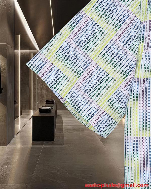 半袖シャツ 個性派 立体 LOUIS VUITTON ルイヴィトン コピー 軽快タッチ 新作モデル 2026新作