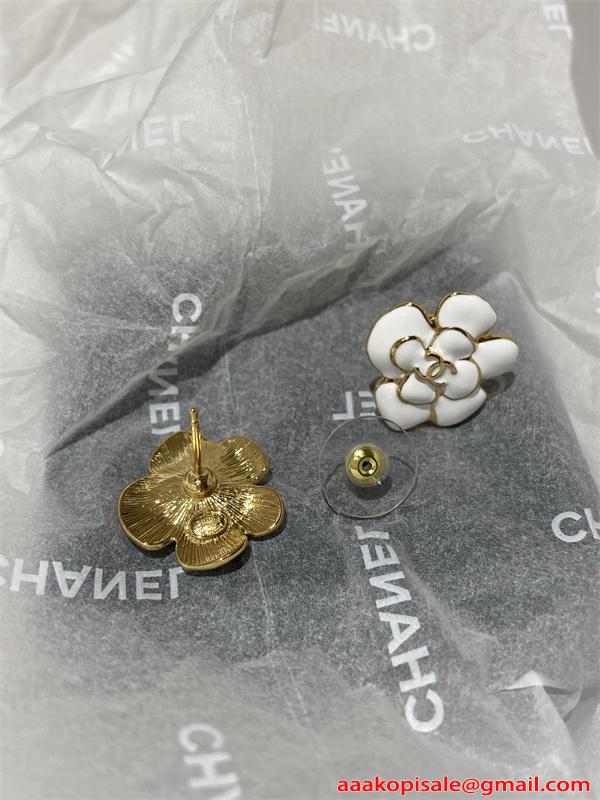 3色秋冬の季節感を取り入れたい時におすすめ  シャネルピアスコピー 激安(日本最大級)