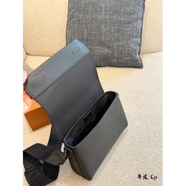 春夏のお出かけを軽快に ルイ ヴィトン LOUIS VUITTON ショルダーバッグ コピー 激安(日本最大級)LV Fastline★★M11483