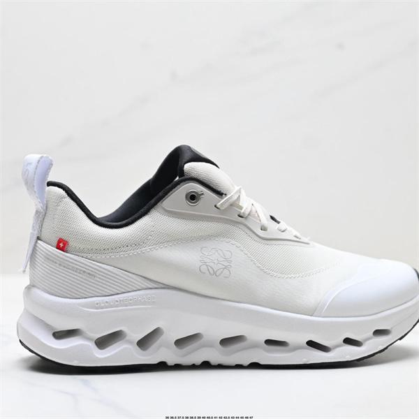 上質素材 LOEWE ロエベ コピー スニーカー 2026新作コーデ 当店イチオシ