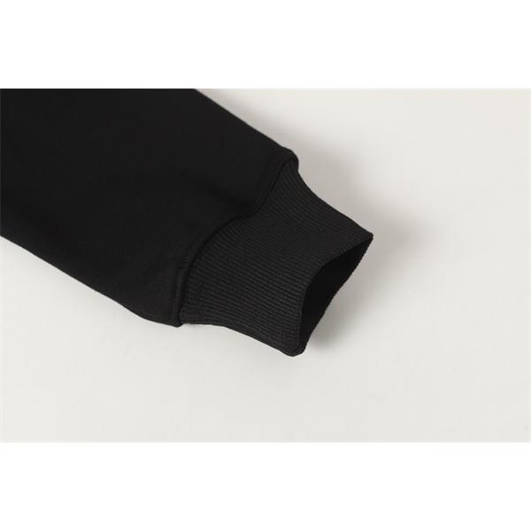 日常使い ハーフジップ スウェット 2026新作コーデ STONE ISLAND ストーンアイランド コピー