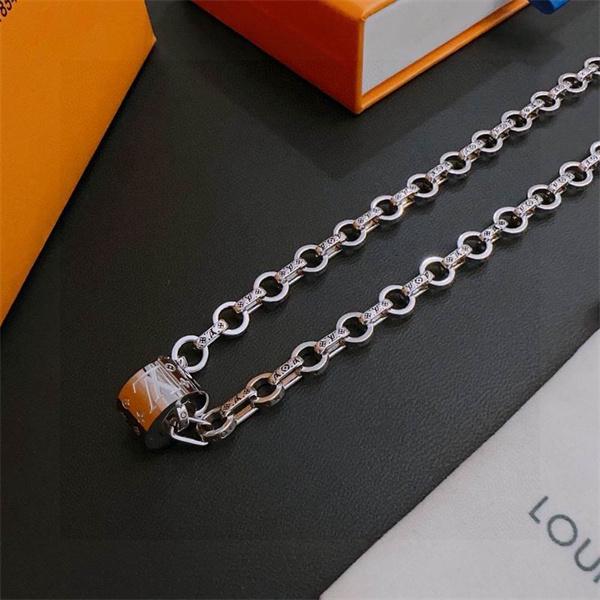 LOUIS VUITTON ルイヴィトン コピー 存在感抜群 ネックレス シャープ シルバー 洗練