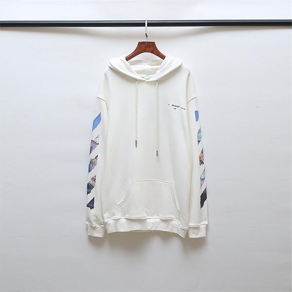 Off-White オフホワイト コピー 高級感演出 ミニマル立体ロゴ スウェット 定番モデル