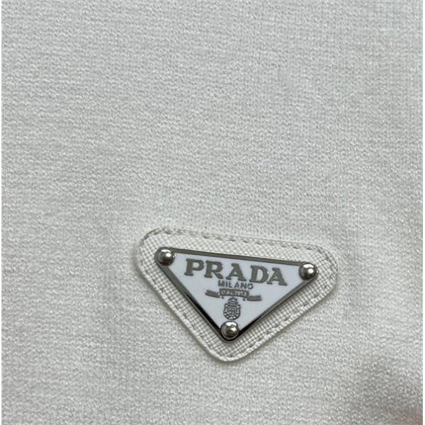 本格派 ブラック ニット 保温仕様 温か素材 冬支度 PRADA プラダ コピー