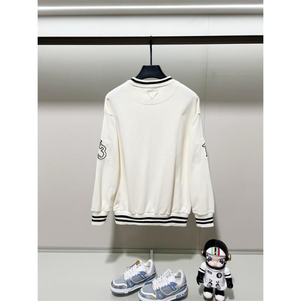 本格派 モード系 2026新作 ジップパーカー 大人スタイル PRADA プラダ コピー