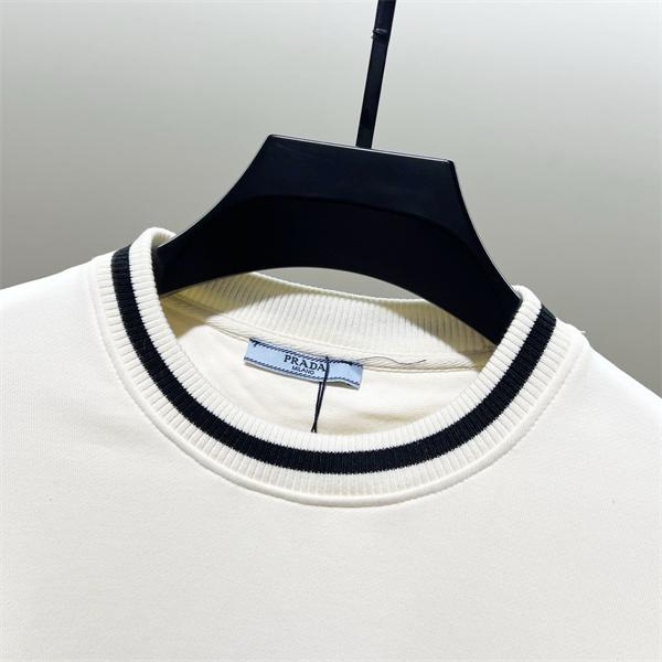 本格派 モード系 2026新作 ジップパーカー 大人スタイル PRADA プラダ コピー