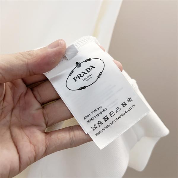 清潔感 上質 定番シルエット 2026新作 パーカー PRADA プラダ コピー