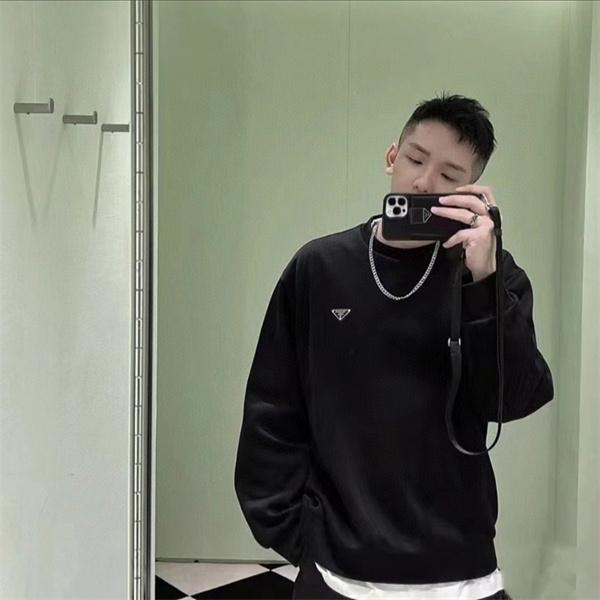 入手困難 都会的 快適 2026新作 PRADA プラダ コピー 長袖 着心地最高