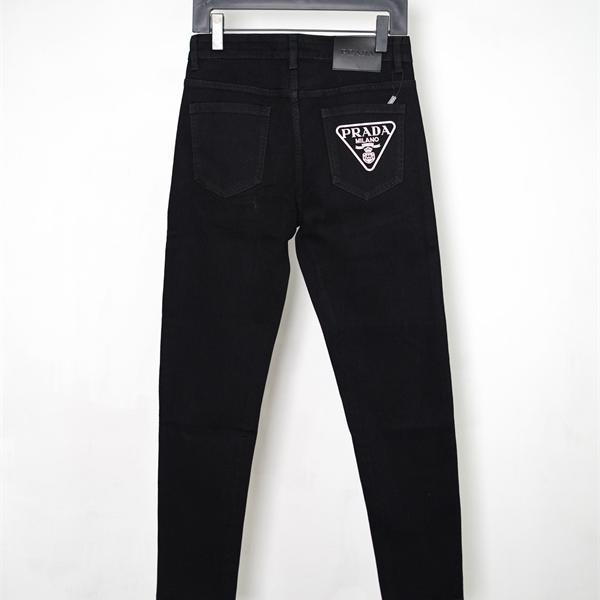 高級感漂う PRADA ブラック デニム パンツ 定番人気 プラダ コピー