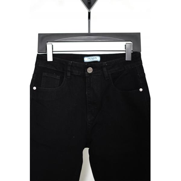 高級感漂う PRADA ブラック デニム パンツ 定番人気 プラダ コピー