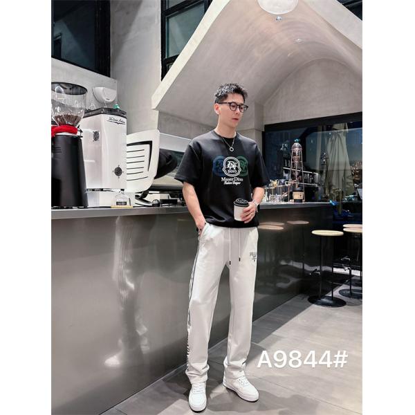 人気モデル着用 PRADA プラダ コピー ジョガーパンツ モード