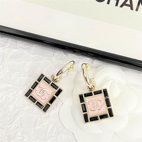 CHANEL シャネル コピー イヤリング ピンク ブラック 配色 ゴールド 可愛い 洗練デザイン