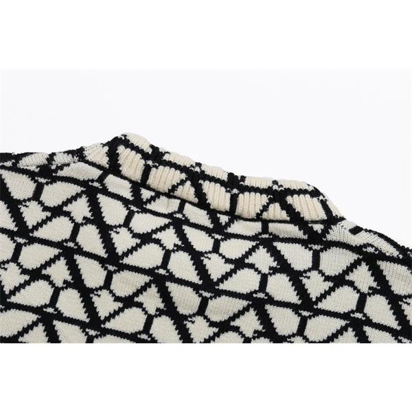 VALENTINO ヴァレンティノ コピー セーター 立体編地 厚手仕様 モード映え 秋冬主役 2026新作