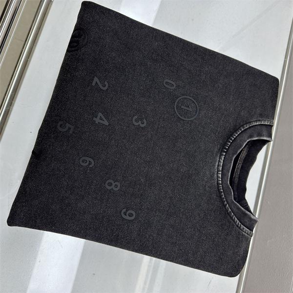 2026新作 刺繍 Maison Margiela メゾン マルジェラ コピー パーカー ゆったり設計 古着感 モード系