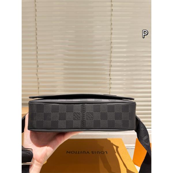 District PM☆☆目を惹きルイヴィトンショルダーバッグコピー 激安(日本最大級)