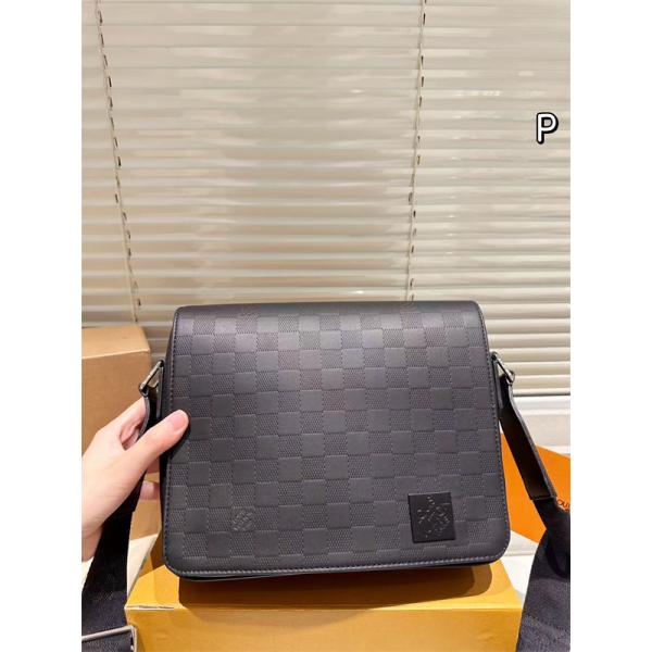 District PM☆☆目を惹きルイヴィトンショルダーバッグコピー 激安(日本最大級)