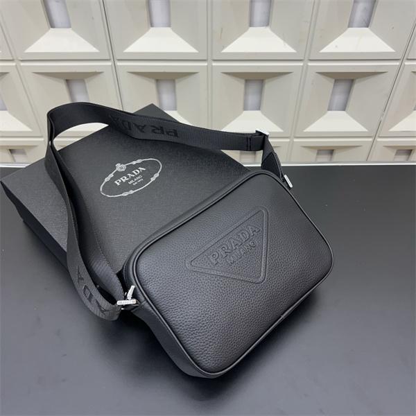 プラダショルダーバッグコピー PRADA  2026春夏のトレンド  夏おすすめ人気ブランドアイテム激安通販 専門店