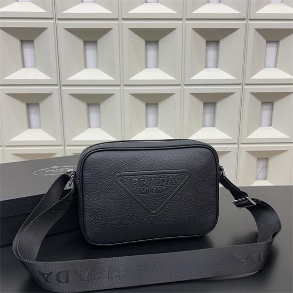 プラダショルダーバッグコピー PRADA  2026春夏のトレンド  夏おすすめ人気ブランドアイテム激安通販 専門店