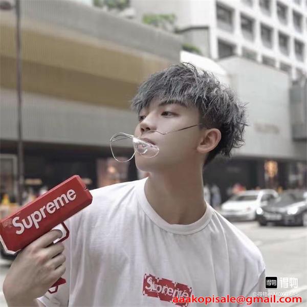 SUPREME シュプリーム コピー 超話題モデル ストリート定番 爆人気 半袖Tシャツ メンズ