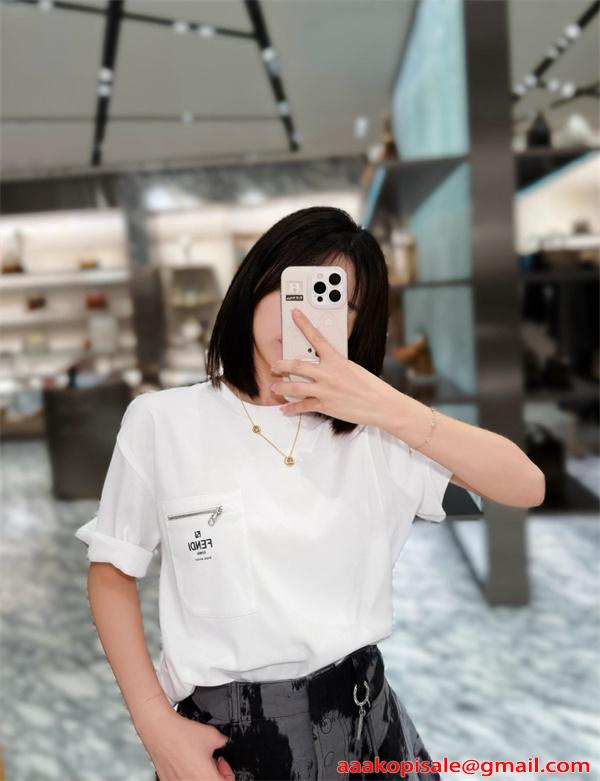 好評継続 半袖Tシャツ ポケット 滑らか質感 シンプル FENDI フェンディ コピー