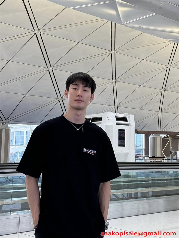 BALENCIAGA バレンシアガ  スーパーコピー 売れ筋商品 2026新作 半袖Tシャツ オーバーサイズ モード