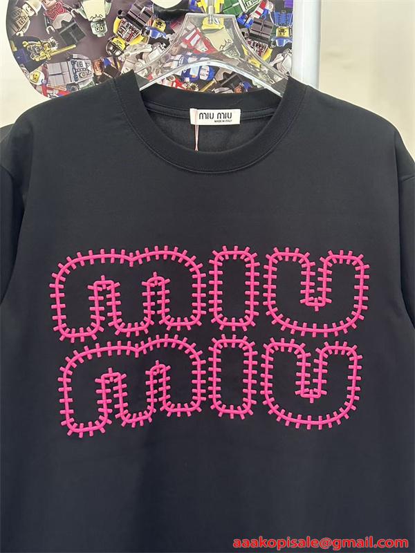 MIUMIU 可愛い Tシャツ ブラック ミュウミュウ コピー 半袖 ビッグロゴ