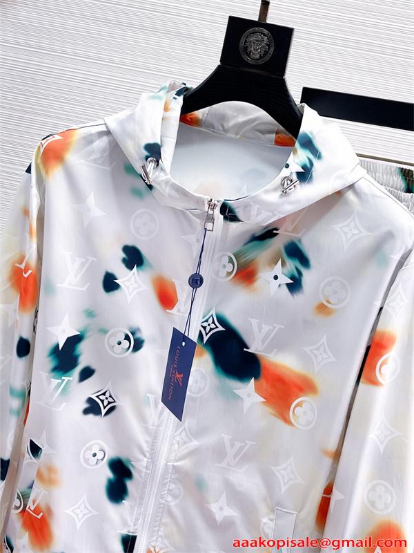 ルイヴィトン 偽物 セットアップ LOUIS VUITTON マルチカラー柄 紫外線対策 軽量 速乾 ビーチ 海水浴