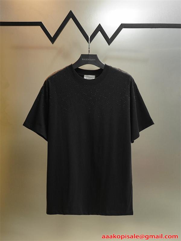 GUCCI 半袖Tシャツ 上品 グッチ スーパーコピー ミニマル 高級感 シンプル 通気性 大人カジュアル