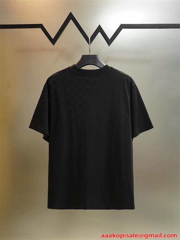 GUCCI 半袖Tシャツ 上品 グッチ スーパーコピー ミニマル 高級感 シンプル 通気性 大人カジュアル