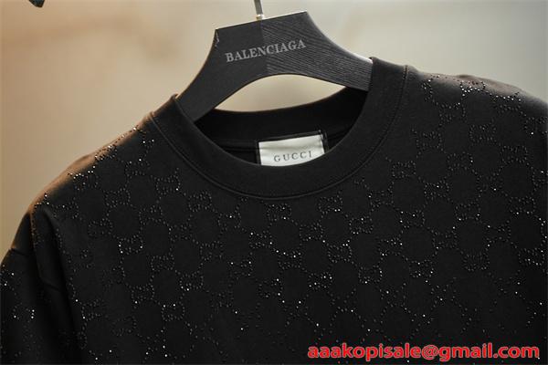 GUCCI 半袖Tシャツ 上品 グッチ スーパーコピー ミニマル 高級感 シンプル 通気性 大人カジュアル