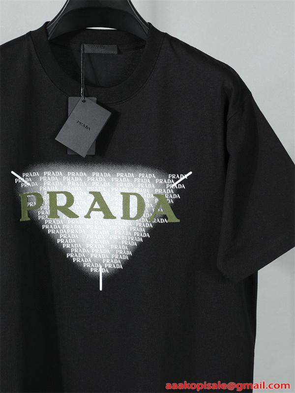 シンプル半袖 PRADA コピー Ｔシャツ ホワイト ブルー配色 プラダ 上品 カジュアル 夏コーデ 爽やか 夏向け 軽やか