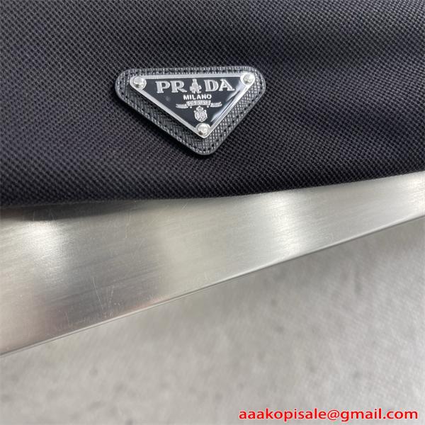 半袖ポロシャツ プラダ コピー ミニマルデザイン PRADA 刺繍 清潔感 大人スタイル 通気性